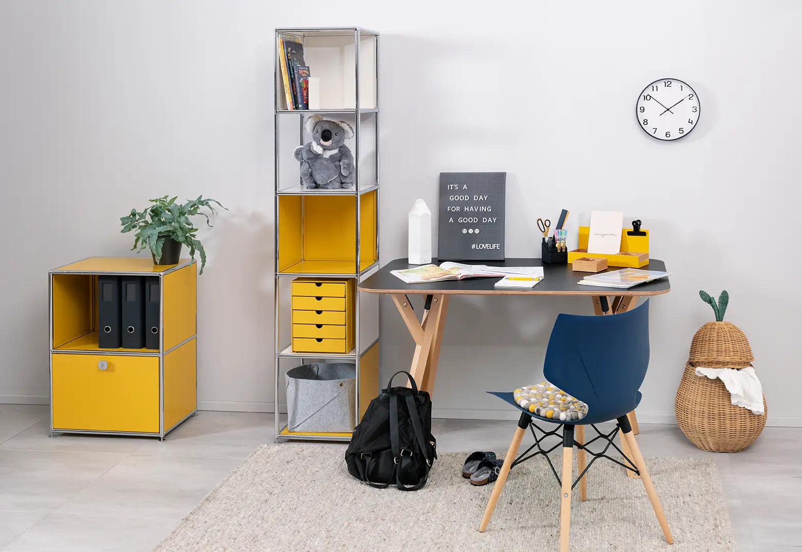 konektra_Highboard-Regal_fuer-USM-Haller_Goldgelb_RAL-1004_01