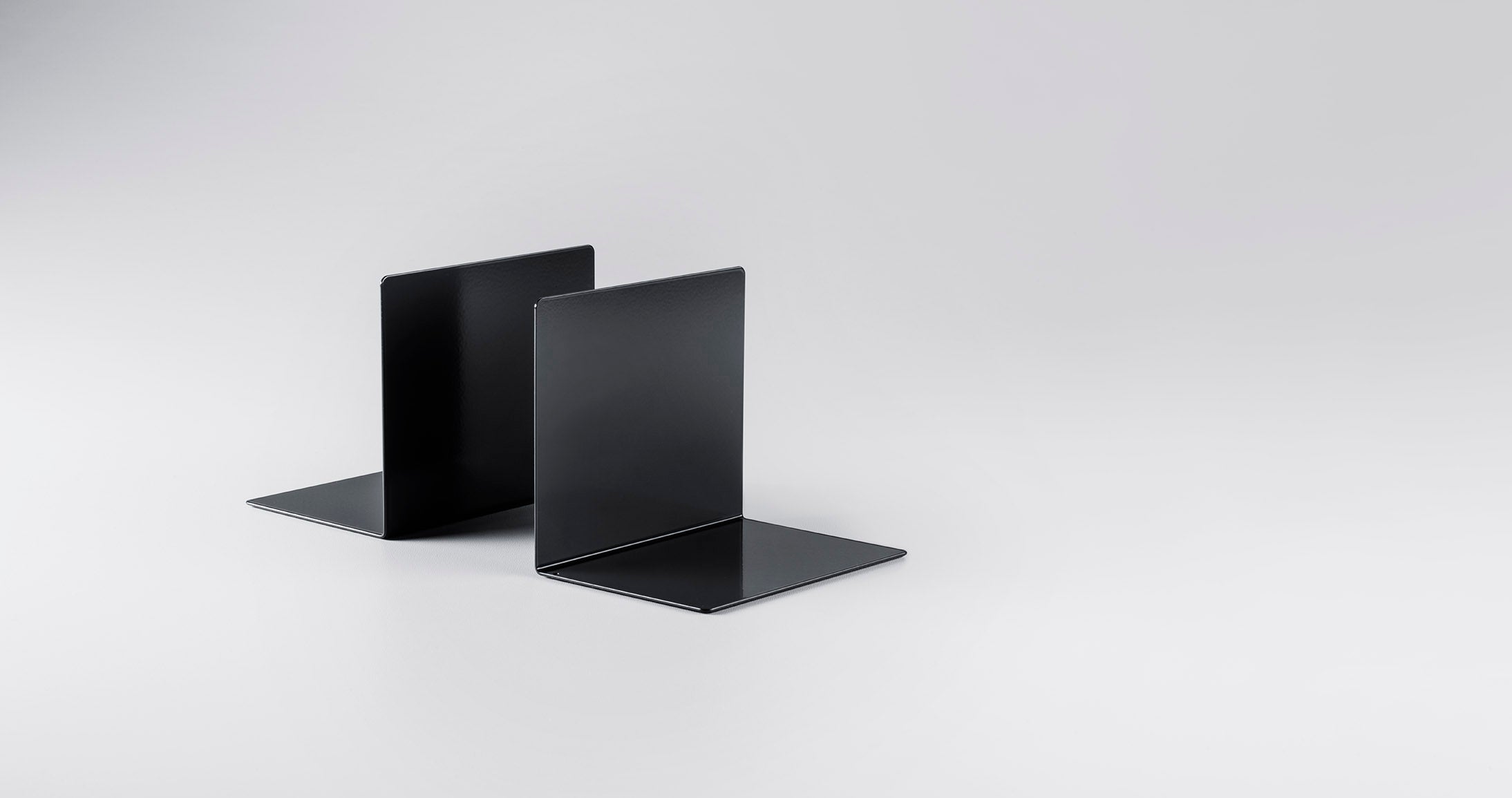 Set Kobi Buchstütze mit Magnetfolie für USM Haller Regal, 2 Stück