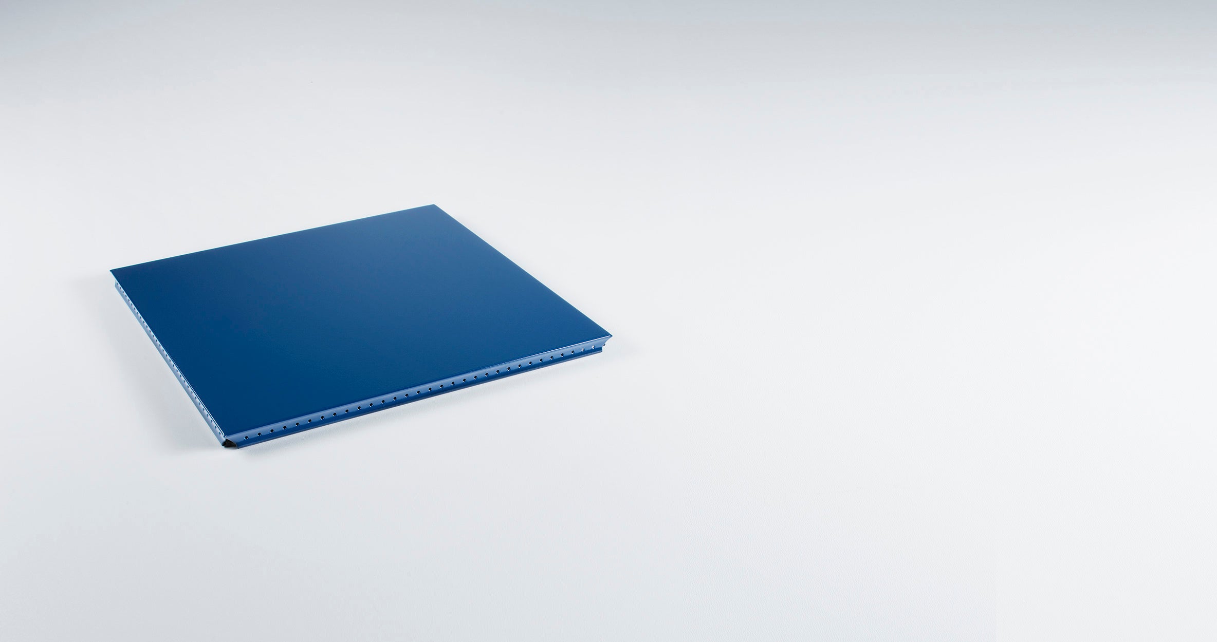 SYSTEM 01 Außentablar RAL 5011 Stahlblau