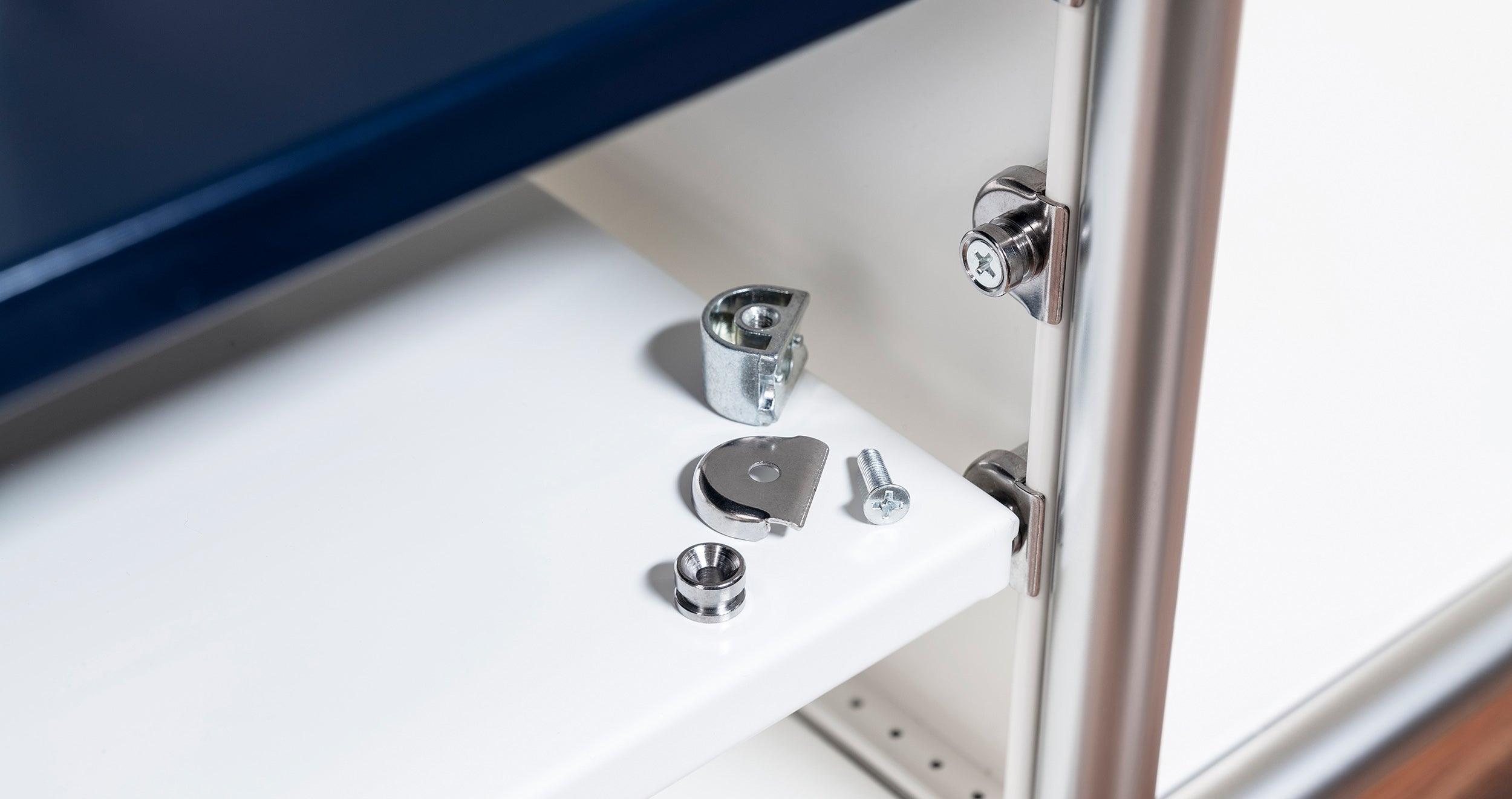Komplettset Zwischentablar für USM Haller RAL 5011 Stahlblau