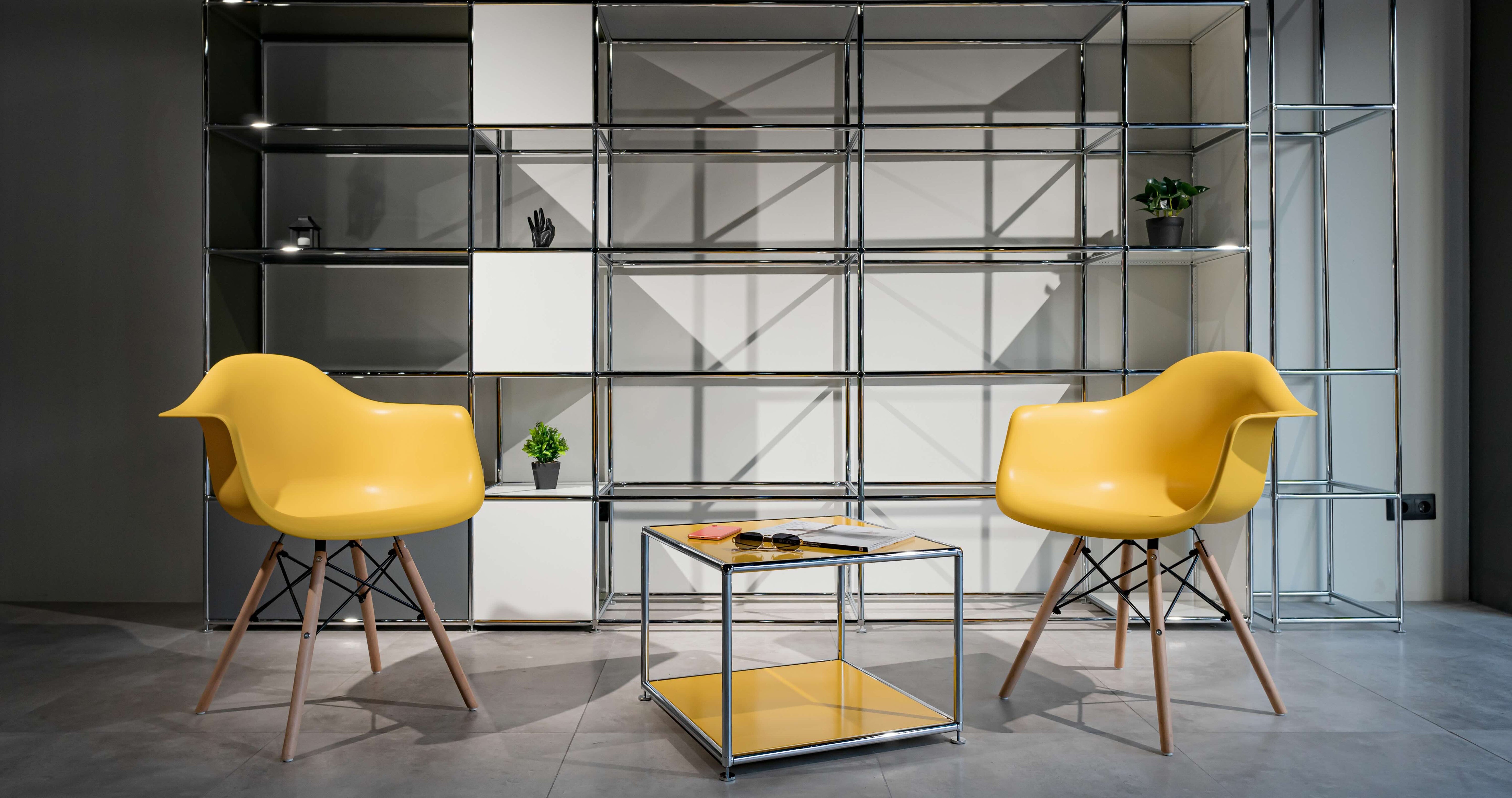 konektra Urban Wandregal und Beistelltisch