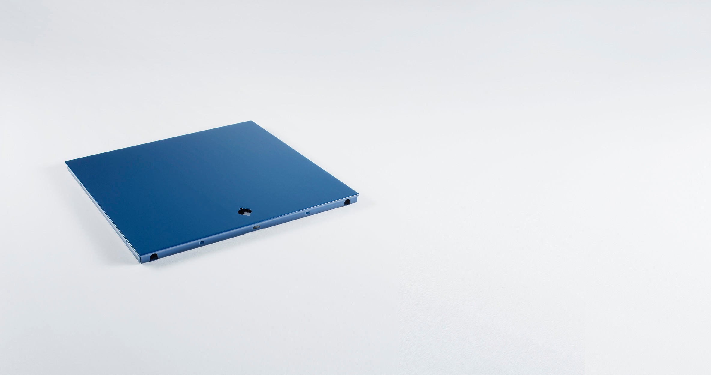 SYSTEM 01 Komplettset Klapptür Round shiny RAL 5011 Stahlblau