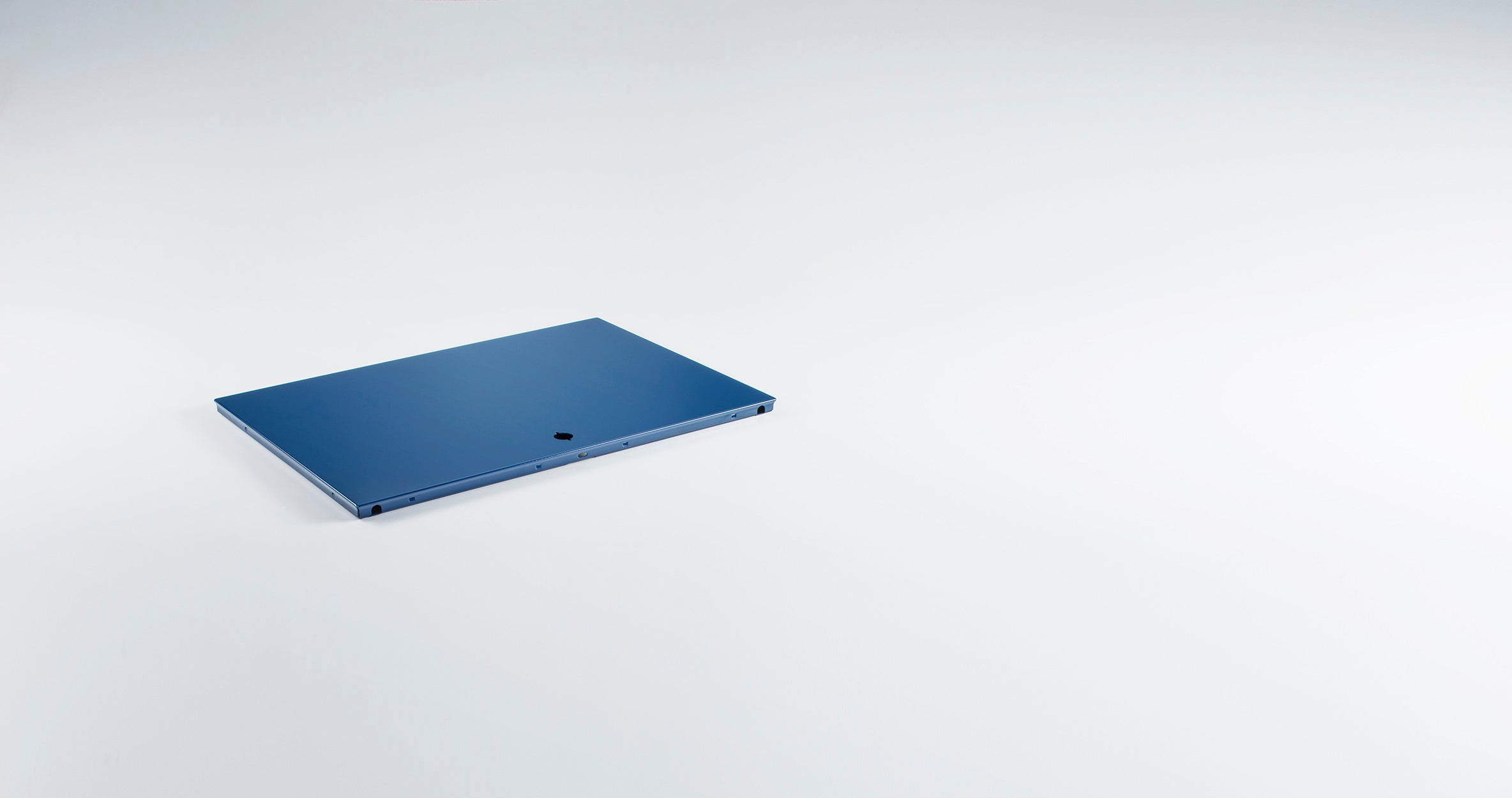 SYSTEM 01 Komplettset Klapptür Round shiny RAL 5011 Stahlblau mit Schloss