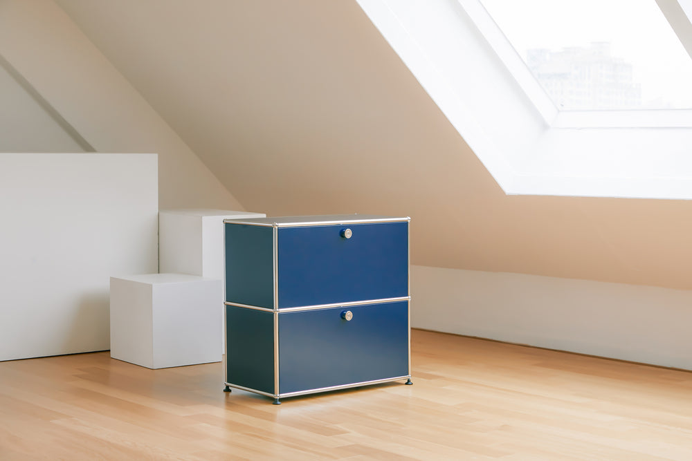 konektra Classic Regal mit Klapptüren in Stahlblau Dachgeschoss