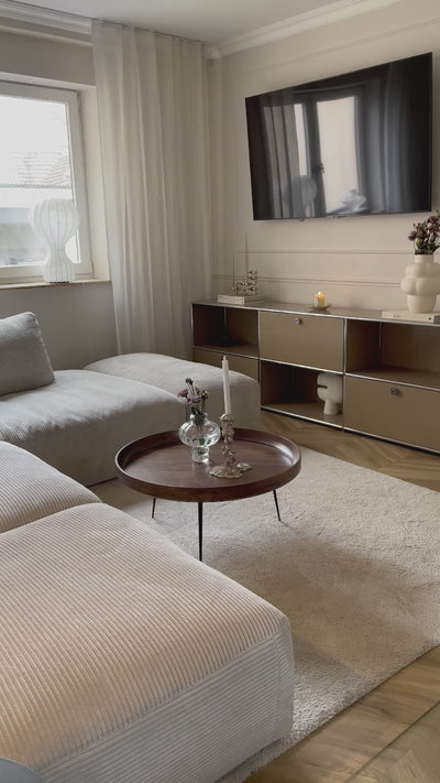 Sideboard aufgebaut im Wohnzimmer